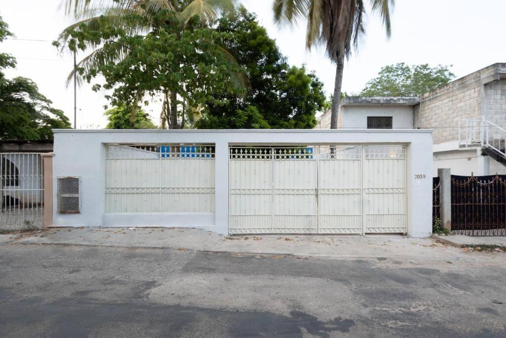 Villa La Sultana: Amazing New House With Pool And Bikes Included. Valladolid  Exterior foto